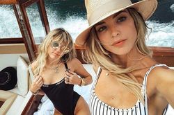 Sau khi ly dị Liam Hemsworth, Miley Cyrus chia tay với người tình đồng giới Kaitlynn Carter