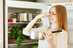 Mẹo khử mùi hôi trong tủ lạnh