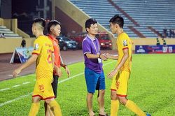 V.League: Đầu êm, đuôi quẫy