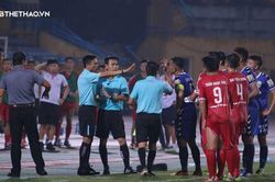 Trọng tài 'bẻ còi' và cái sai của hệ thống