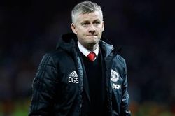 HLV Solskjaer phản bác chỉ trích của Jose Mourinho