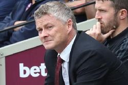Tin bóng đá MU 23/9: Mourinho đặt dấu hỏi về Rashford. Ferdinand nổi điên khi CĐV đòi sa thải Solskjaer