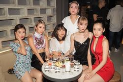 Bốn hotgirl Việt đẹp bất phân thắng bại trong một khung hình