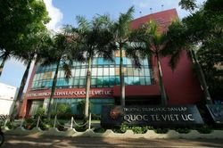 Trường Việt Úc vừa bị tố bớt suất ăn học sinh có học phí 'khủng' thế nào?