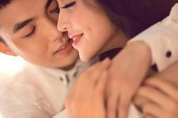 Vợ tôi 'thả thính' khắp nơi