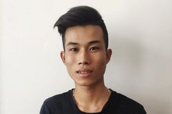 Giả danh cảnh sát hình sự chặn đường, cướp điện thoại