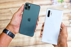 iPhone 11 Pro Max đọ dáng với Galaxy Note10+