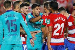 Barcelona: Hãy để Xavi lên lớp cho Valverde