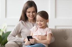 Chuyên gia Stanford chỉ tên kỹ năng số 1 cha mẹ bỏ quên khi dạy con