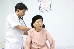 Phú Thọ: Cứu sống thần kỳ cụ bà 101 tuổi bị nhồi máu cơ tim