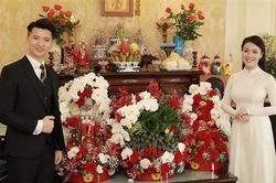 Chưa đầy 1 năm sau khi hủy hôn cơ phó, nữ giảng viên xinh đẹp đã tổ chức đám hỏi 'siêu to khổng lồ' rồi đây