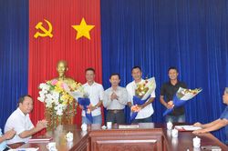Gia Lai: Biểu dương phóng viên phát hiện đường dây gỗ lậu
