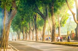 Hà Nội ngày oi nóng đêm lạnh, nhiệt độ chênh lệch cao