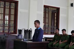 Bị đánh hai lần khi ăn nhậu, người đàn ông đâm chết anh họ