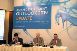ADB: Kinh tế Việt Nam sẽ gặp rủi ro nếu xung đột thương mại biến thành chiến tranh tiền tệ