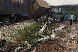 Nghệ An: Tai nạn đường sắt, 4 toa tàu bị lật, 2 người bị thương