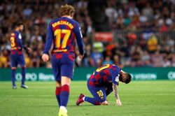 Messi và Griezmann phối hợp ăn ý giúp Barca hạ Villarreal