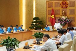Thủ tướng: Phải quan tâm, lo những vấn đề thiết thực, cụ thể với người lao động