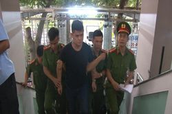 Bắt giam bác sĩ hiếp dâm và hành hung nữ đồng nghiệp