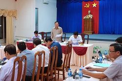 Bộ trưởng Nguyễn Xuân Cường kiểm tra tình hình sạt lở tại Cà Mau