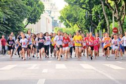 Nhiều tuyển thủ quốc gia dự giải chạy Báo Hà Nội Mới