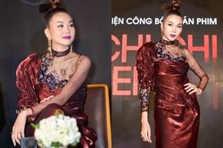 Thanh Hằng mệt rũ vì đóng cảnh nóng 6 tiếng với diễn viên kém 10 tuổi