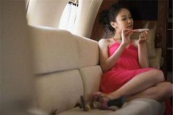 Không cam chịu vận đen của 'canh bạc' hôn nhân, cô vợ nghĩ ra chiêu cao biến ông chồng ham chơi thành người đàn ông tự nguyện 'quấn' lấy vợ con không rời