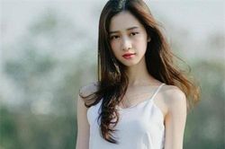 Jun Vũ và những 'cô bé trà sữa' lấn sân nghệ thuật, ngày càng gợi cảm