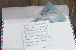 Chiếc phong bì mừng cưới 20k cùng bức thư tiết lộ điều bí mật từ người yêu cũ, khiến đêm tân hôn của cô gái trở thành ác mộng kinh hoàng