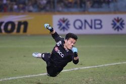 Hà Nội FC hòa đáng tiếc 4.25 SC, âu lo trận lượt về