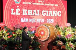 Gần 1.000 học viên, sinh viên Học viện Y Dược học cổ truyền Việt Nam bước vào năm học mới