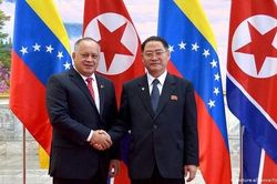 'Cánh tay phải' của Tổng thống Venezuela thăm Triều Tiên