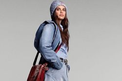 Sara Sampaio gợi ý đồ jeans cho nàng đón thu cực cá tính và sành điệu