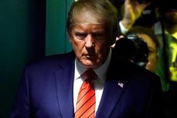 Người tố cáo ông Trump chấp nhận điều trần trước quốc hội
