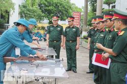 Ngỡ ngàng thời điểm Quân đội Việt Nam sản xuất thành công súng CKC