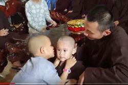 5 chú tiểu 'ẵm' 300 triệu đồng ở 'Thách thức danh hài' chia tay 1 thành viên
