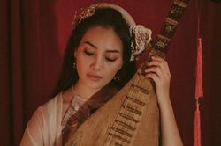 Sao mai Huyền Trang gửi nhiều tâm tư tình cảm vào MV 'Đóa sen ngời'