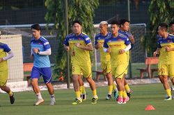Tin tức bóng đá Việt Nam ngày 27/9: Tuyển Việt Nam đấu tập U22, 'sao' U23 Việt Nam cảnh báo đồng đội