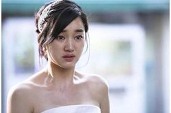 Nôn nóng chờ đêm tân hôn, tôi ngất lịm trước 'món quà' trong phòng cưới