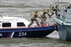 Nga bắt giữ ba tàu cá Triều Tiên cùng 262 thủy thủ