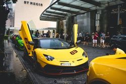 Mãn nhãn 7 siêu xe Lamborghini nối đuôi nhau của Hội con nhà giàu Malaysia