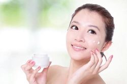 Bí quyết chăm sóc da khi thời tiết chuyển mùa