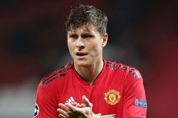 Lindelof không quan tâm lời chê bai của HLV Mourinho