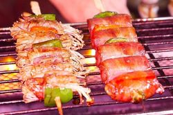 3 mẹo nướng thịt cuốn nấm kim châm, măng tây và tôm sú