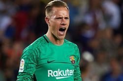Thủ môn Ter Stegen kiến tạo bàn thắng đưa Barca lên nhì bảng