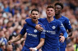 Chelsea thắng nhẹ Brighton 2-0, Tottenham chật vật vượt qua Southampton 2-1