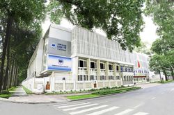 Vì sao hàng trăm sinh viên Đại học Kinh tế TPHCM bị yêu cầu đóng bổ sung học phí