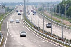 Kiểm soát chặt việc đầu tư thi công cao tốc Bắc - Nam