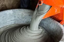Kéo chồng đi đánh ghen, vợ làm điều ai cũng kinh sợ
