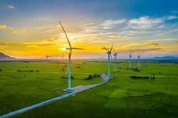 Ninh Thuận đẹp hút hồn với cánh đồng điện gió